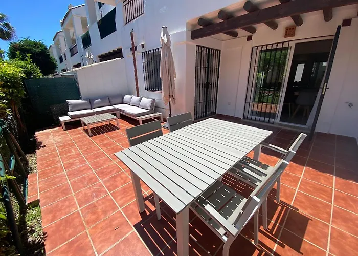 Preciosa casa de 4 habitaciones y 3 baños, Urbanización Los Naranjos, Puerto Banus