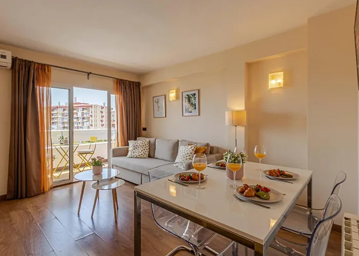 797 Holiday Rentals- Atico en Arroyo de la miel con hermosas vistas