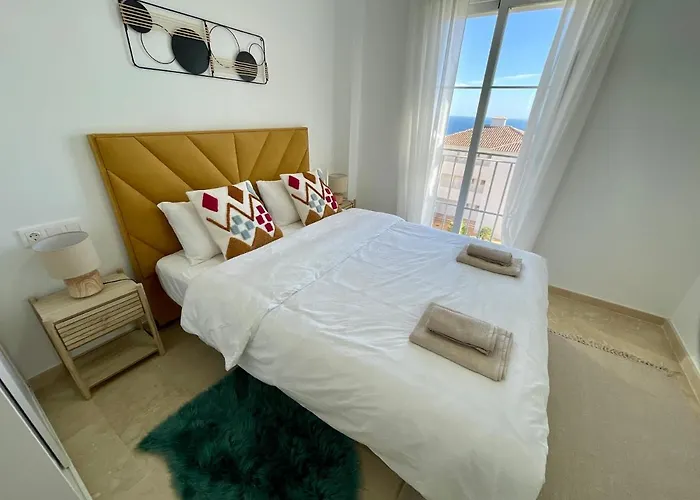 Hill Sea View Apartment