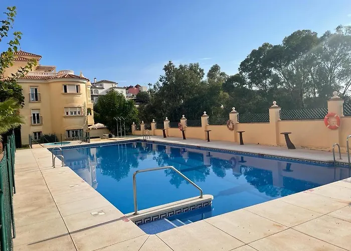Beautiful Two Bedroom Apartment With Pool