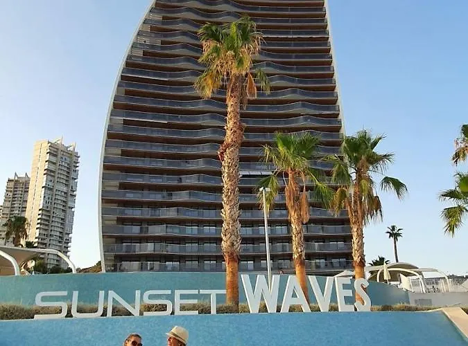 Sunset Waves Luxury Apartment 200M From The Beach
