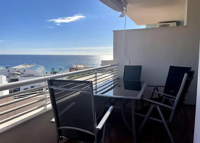 Sunny 2-Bedroom Apartment With Sea View