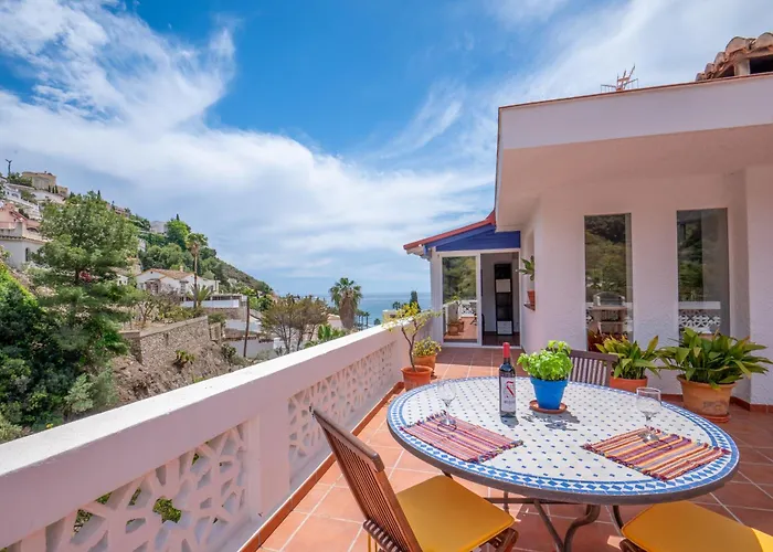Lovely Rooftop Apartment La Palmera Azul