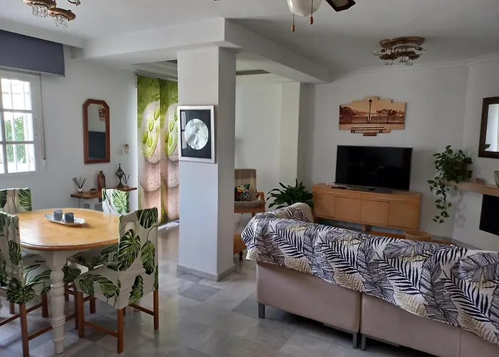 Casa Gran Tropicana playa a 2 minutos.