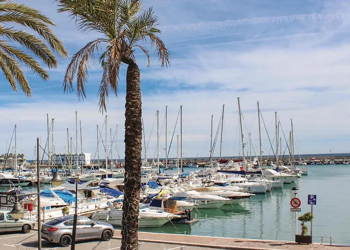 Beautiful Apartment In Estepona With Wifi