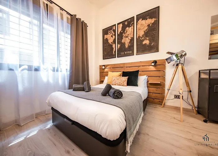 Chic Studio with Swimming Pool&Free Parking - Málaga Center