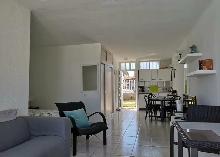 Seaside Bungalow, Avenida De Alemania, 25 Apartment