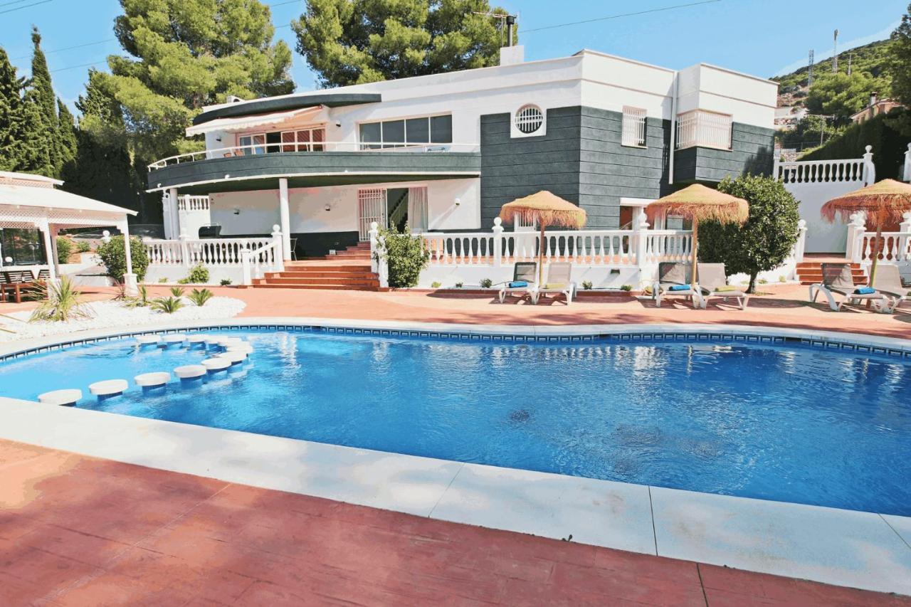 Tess Arenas Villa
