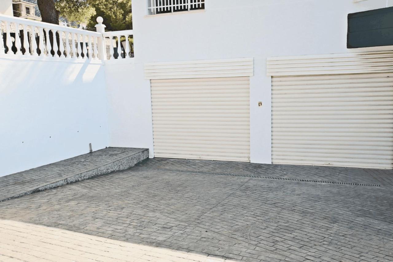 Tess Arenas Villa *