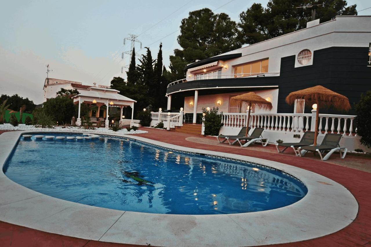 Tess Arenas Villa
