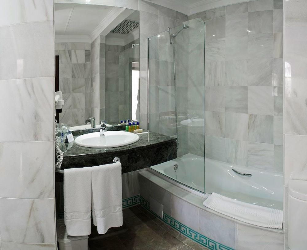 Doña Lola Zahara Hotel