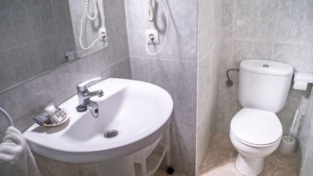 Mireia Hotel