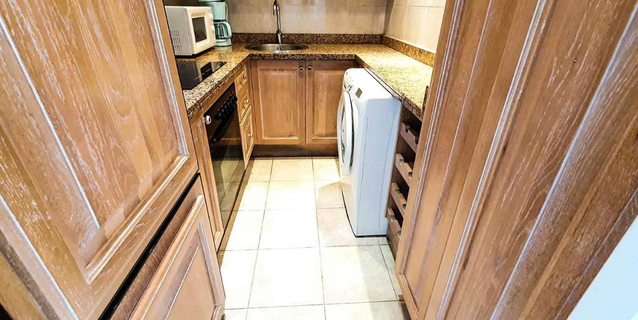 Skol 233. Wonderful Two Bedroom In Center. Apartment