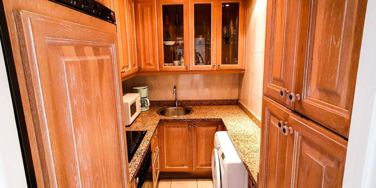 Apartment Skol 233. Wonderful Two Bedroom In Center. *