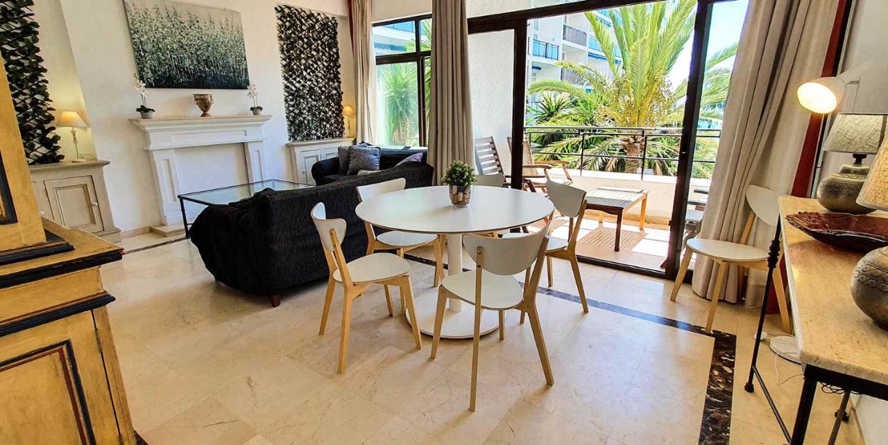 Skol 233. Wonderful Two Bedroom In Center. Apartment
