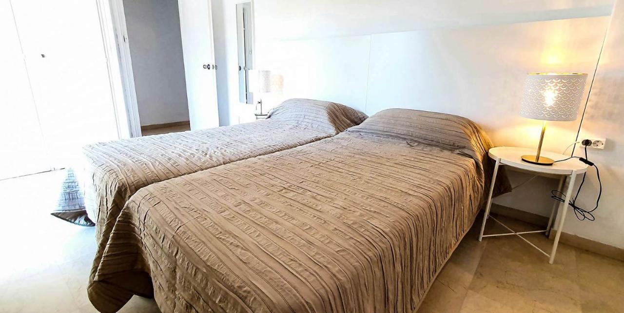 Apartment Skol 233. Wonderful Two Bedroom In Center.