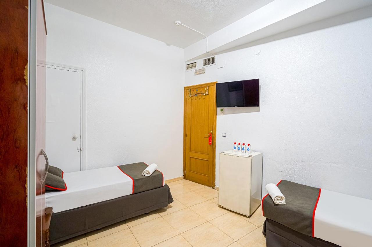 Hostal Ayuntamiento *