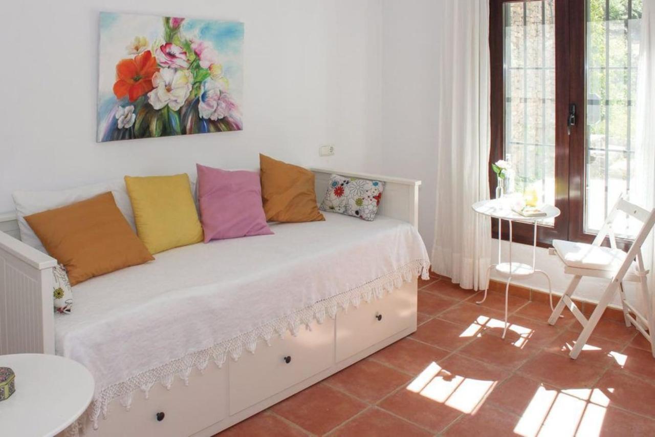 Fuentezuelas Pool Villa *