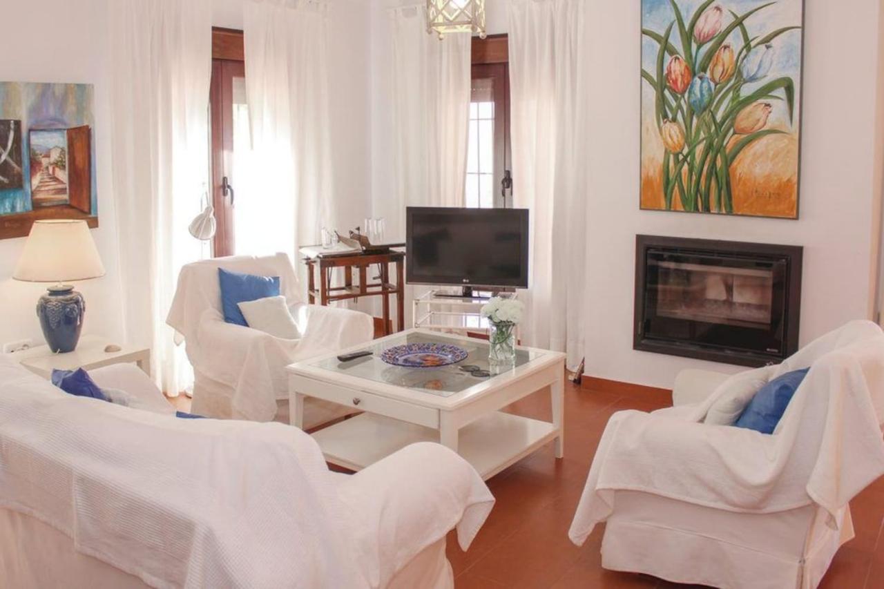 Fuentezuelas Pool Villa Sayalonga