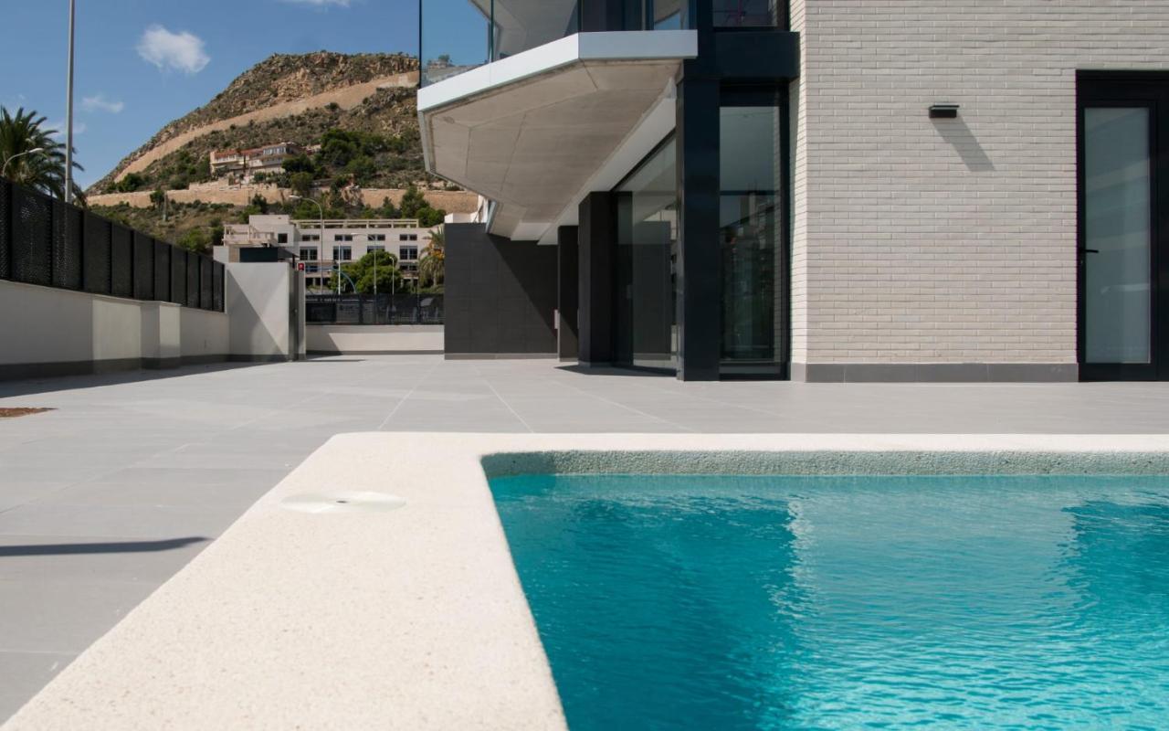 Modern Sea Front Reef Apartment Alicante