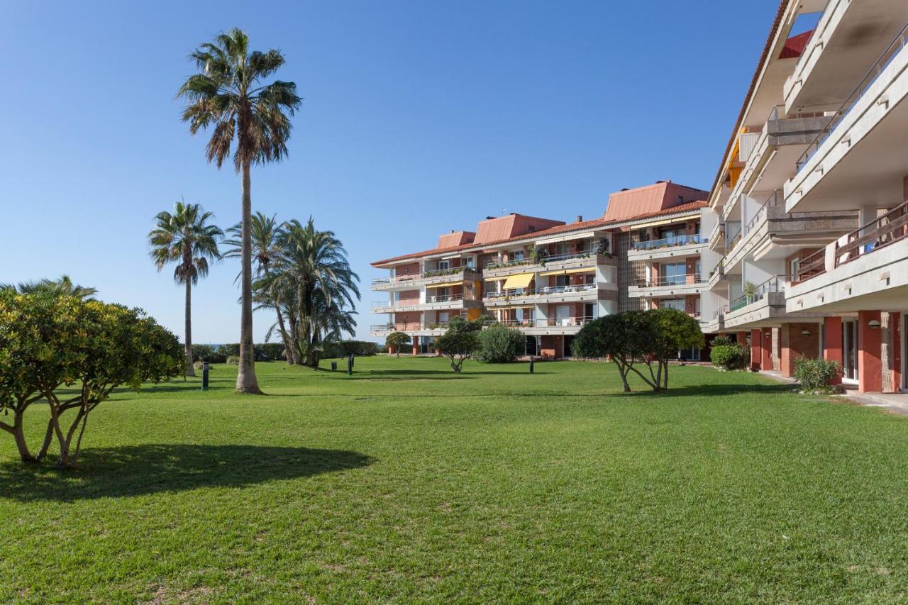Gavamar Castelldefels Beachfront Apartment- Direct Access To The Beach Apartamento *