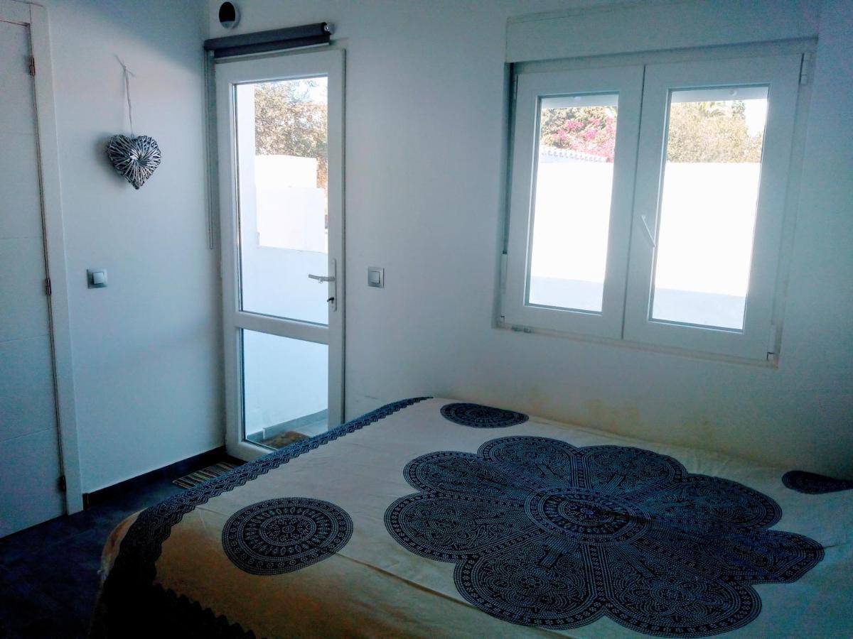 Torreguadiaro - 2 Mins Walk From The Bars And Restaurants Villa