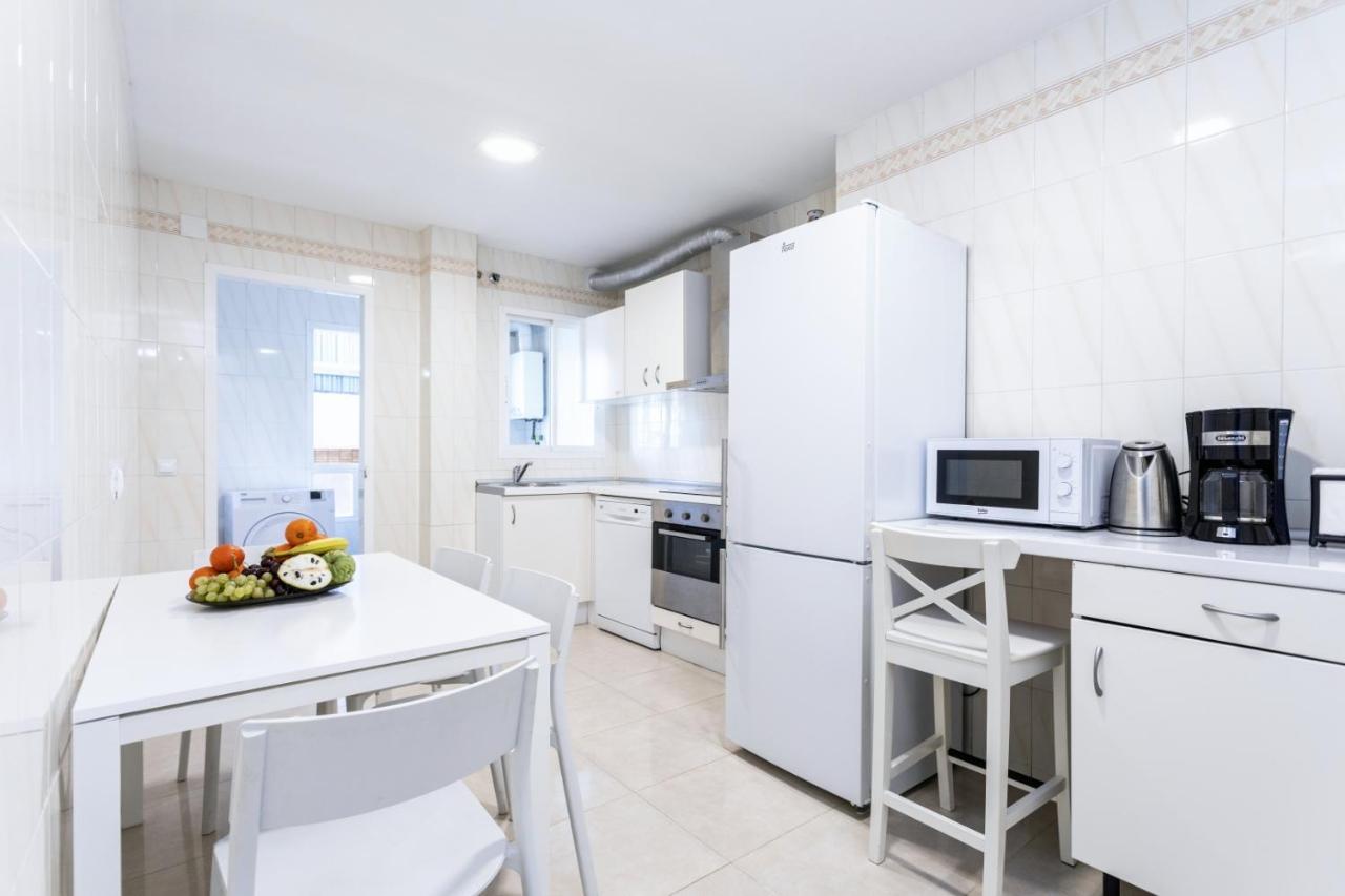 Apartamento Frente A La Playa Malagueta Arenal, 10 Personas *
