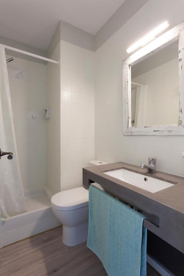 Gavamar Castelldefels Beachfront Apartment- Direct Access To The Beach