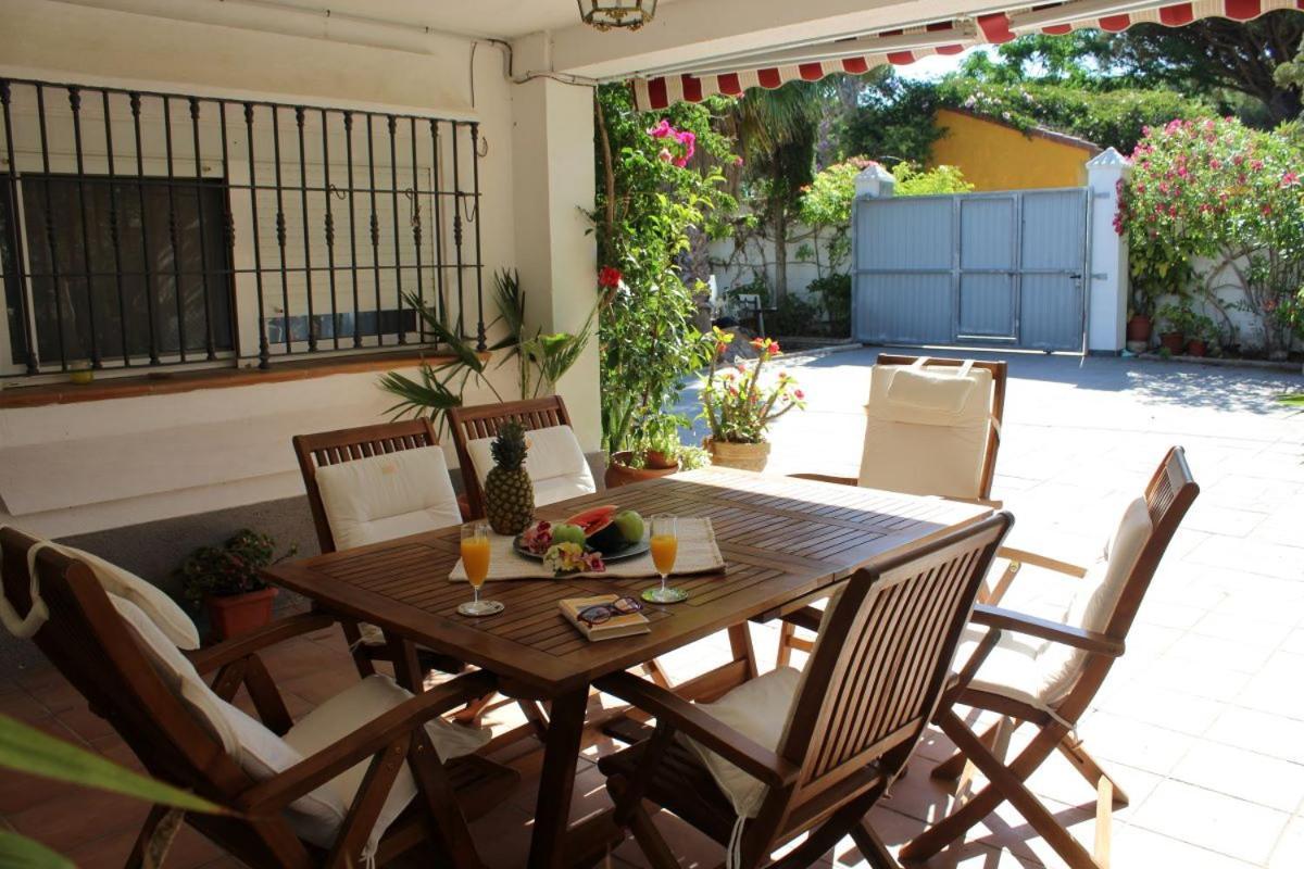 Andaluza En Zona Playa Barrosa Con Piscina Y Barbacoa Villa