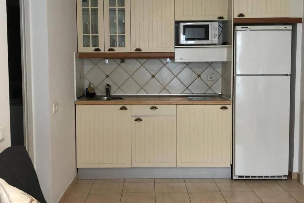 Beautiful In Beach Apartment