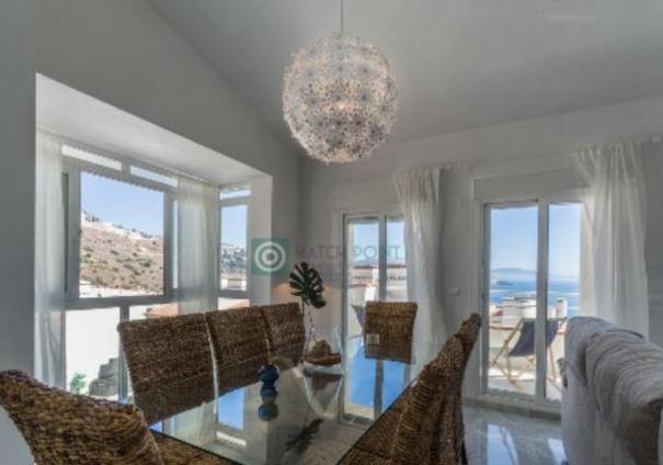 Gaviota Villa *