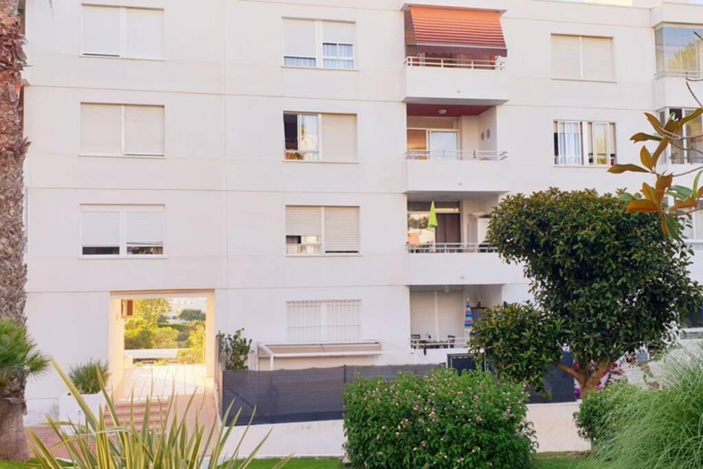 Sea View Near Alicante Apartamento *