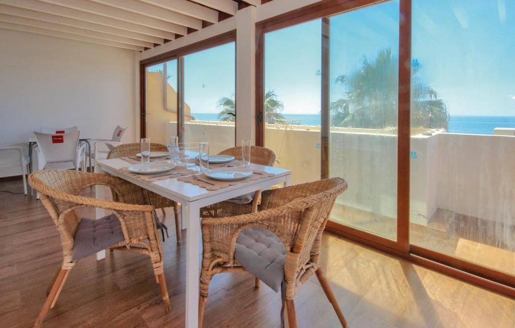 Apartment Penthouse On The Beachfront Estepona
