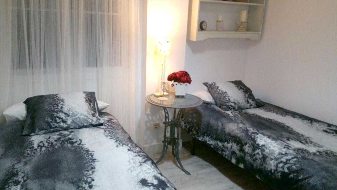 Elegant In Tomares, Private Pool And Enclosed Garden