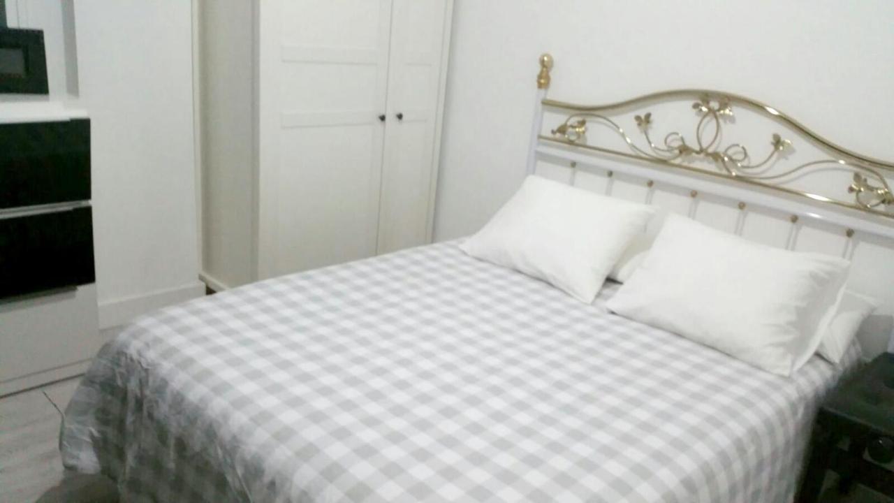 Elegant In Tomares, Private Pool And Enclosed Garden *