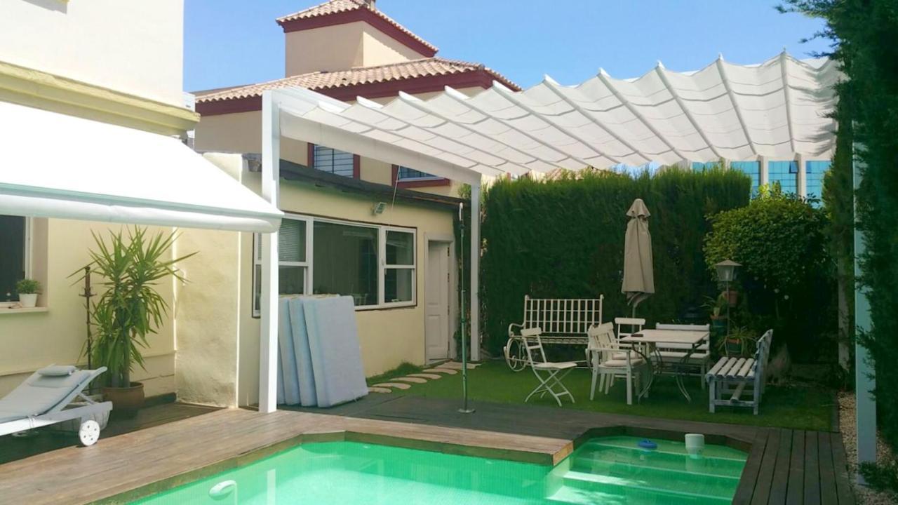 Villa Elegant In Tomares, Private Pool And Enclosed Garden *