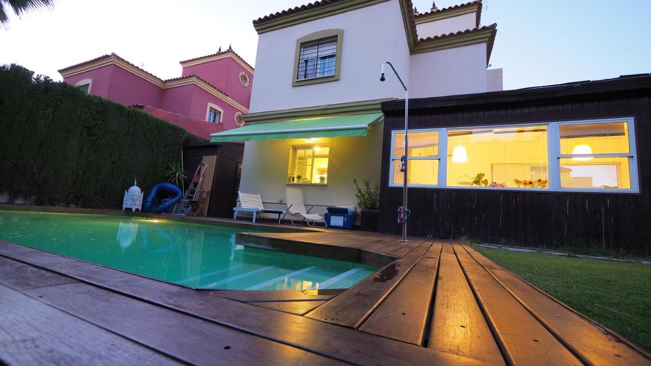 Villa Elegant In Tomares, Private Pool And Enclosed Garden *