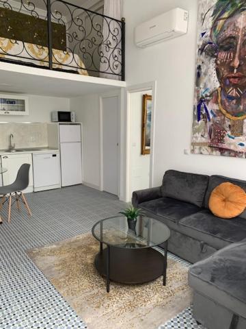 Apartment Mana