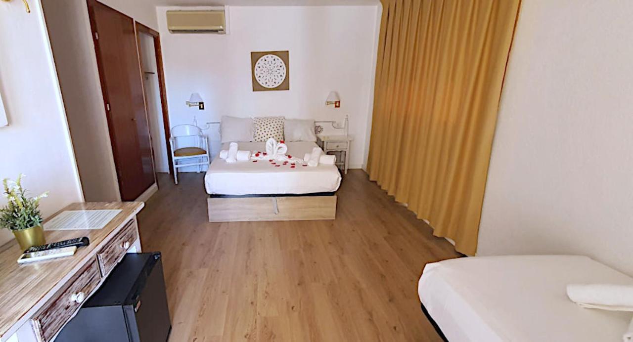 Mireia Hotel *