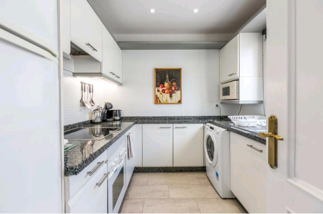 3 Bed Penthouse In The Heart Of Puerto Banus & Pool Marbella