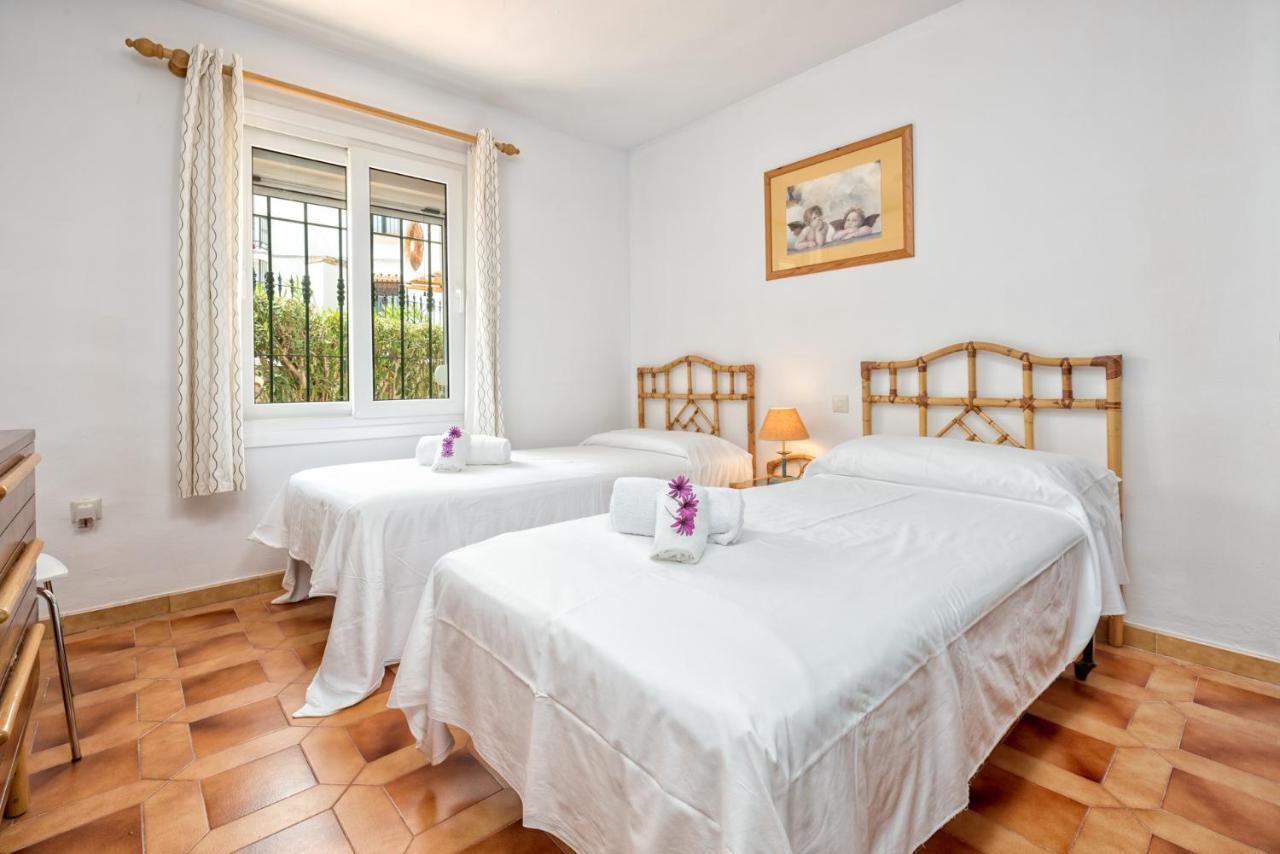 Bungalow Sea View, Pool, Tennis, Beach 5min Walk Holiday home