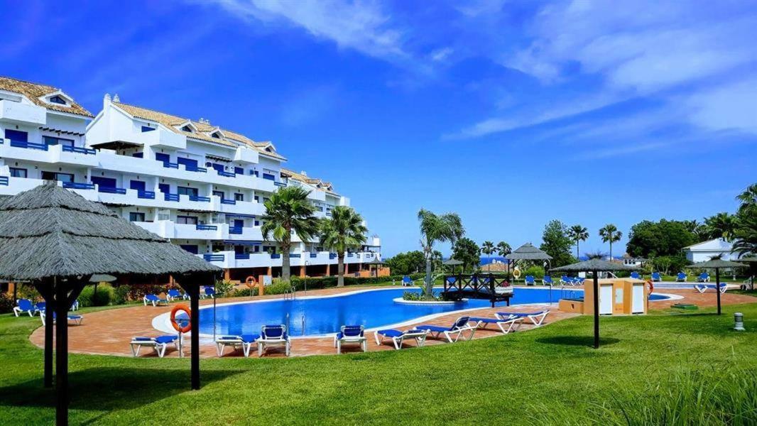 Beautiful In Duquesa Suites And Gardens Apartment *