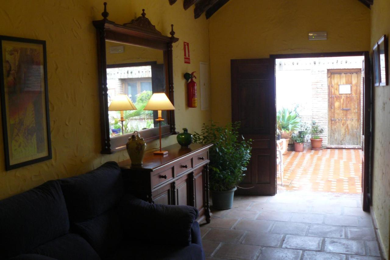Hotel Restaurante Buitreras *