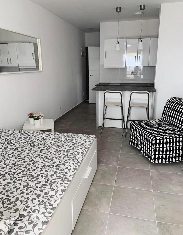 Apartment Studio With Sea Views In *