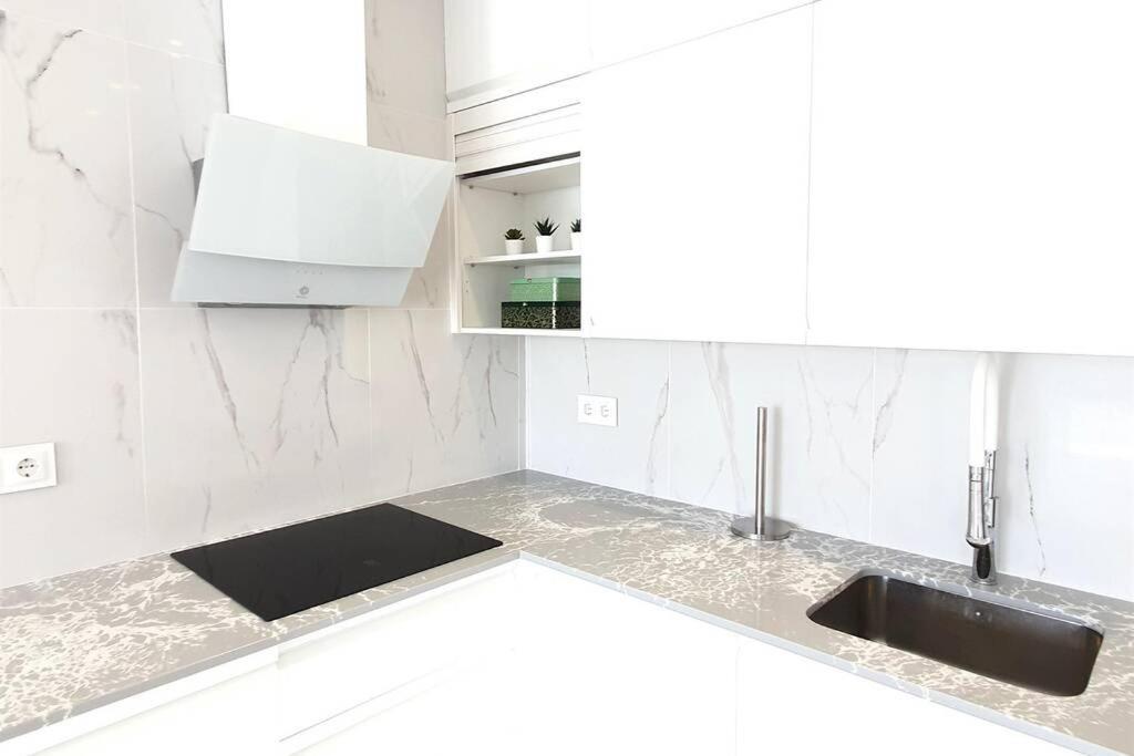 Skol 645. Exclusive Three Bedrooms With Sea Views *