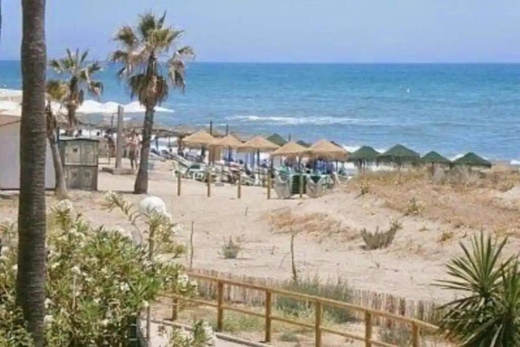 Apartment Beachfront - Sea Views - *