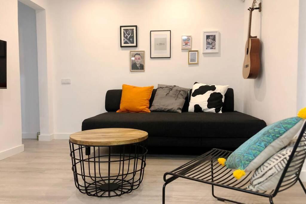 Apartment M5 Cool Terrace. Metro 1 Min. Center 15' By Metro *