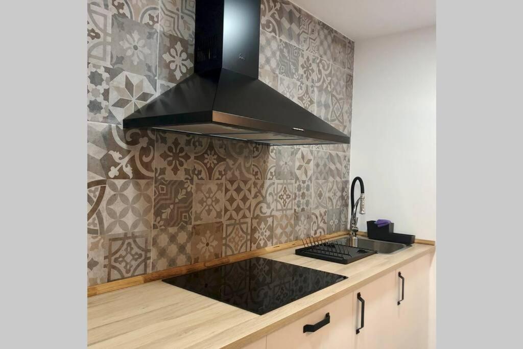 Apartment M5 Cool Terrace. Metro 1 Min. Center 15' By Metro Esplugues de Llobregat