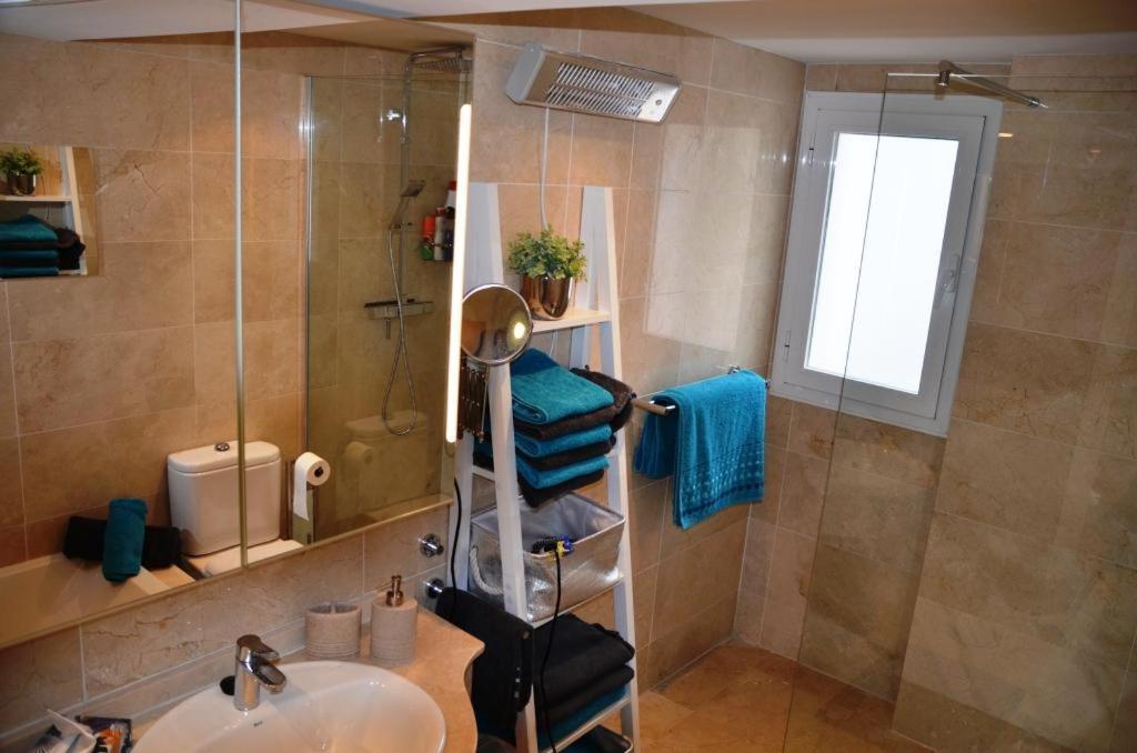 Penthouse Mit Privatem Jacuzzi In Marbella - La Mairena Apartamento Ojén
