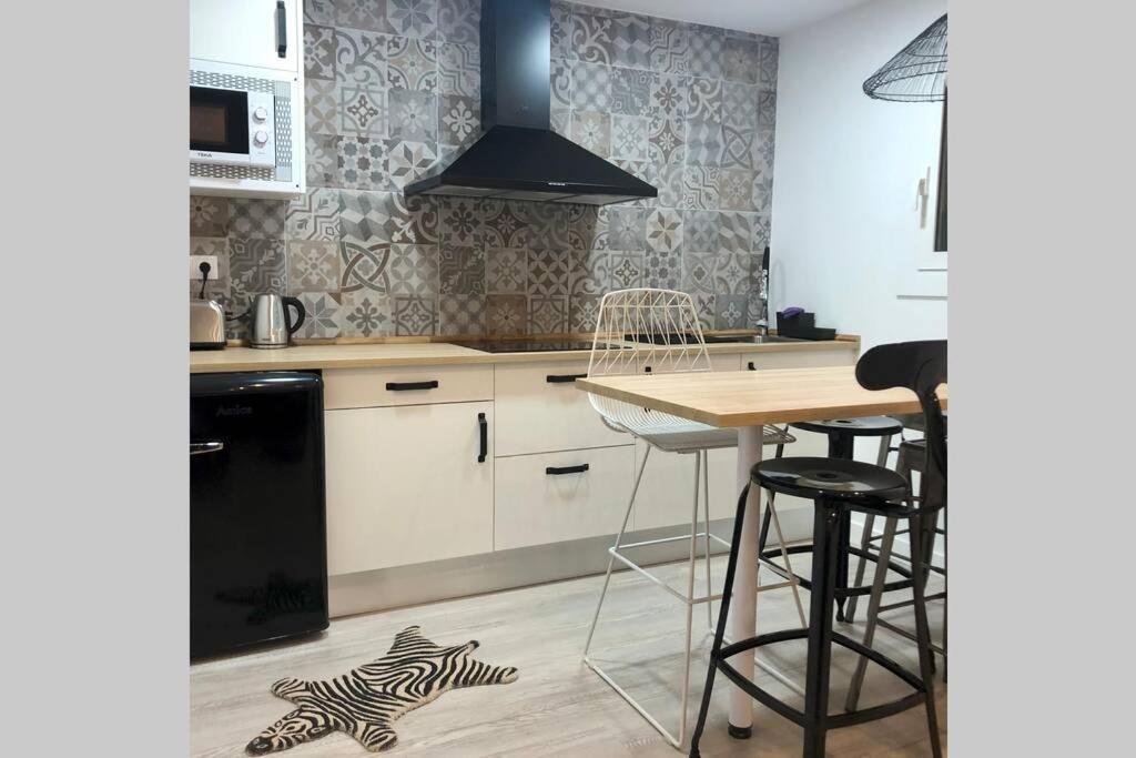Apartment M5 Cool Terrace. Metro 1 Min. Center 15' By Metro Esplugues de Llobregat